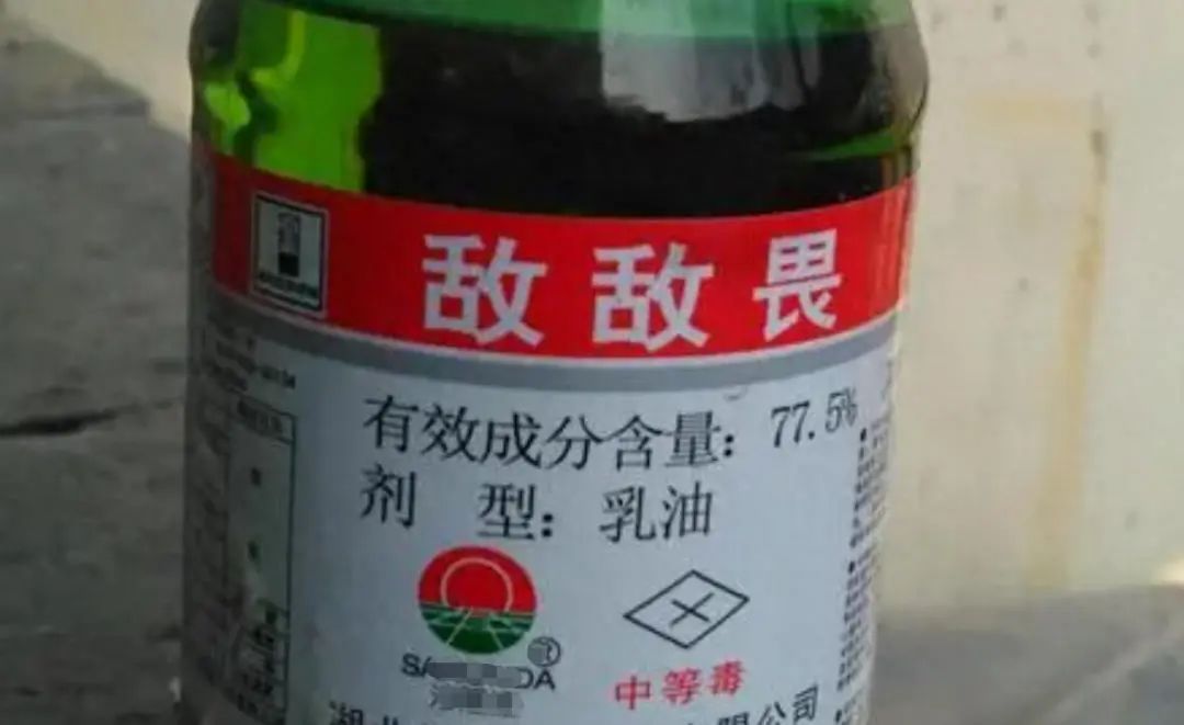 DƬ